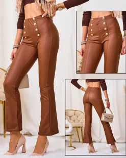 Royalfashion Brązowe damskie eko-skórzane legginsy ze złotymi guzikami