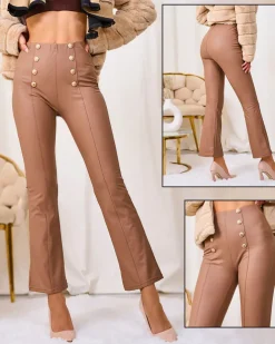 Royalfashion Brązowe damskie eko-skórzane legginsy ze złotymi guzikami