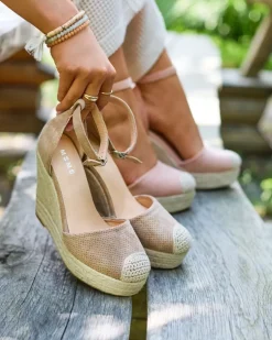 Royalfashion Brązowe damskie sandały na koturnie Meylasi