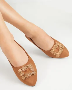 Royalfashion Brązowe damskie eko-zamszowe balerinki z ozdobą Linselisa