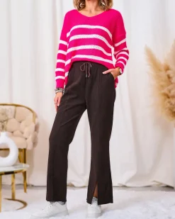 Royalfashion Ciemnobrązowe sztruksowe damskie spodnie materiałowe