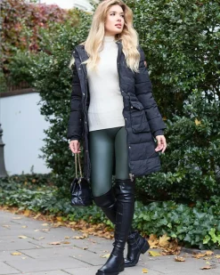 Royalfashion Czarna damska długa kurtka zimowa z syntetycznym ociepleniem
