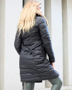 Royalfashion Czarna kurtka zimowa damska