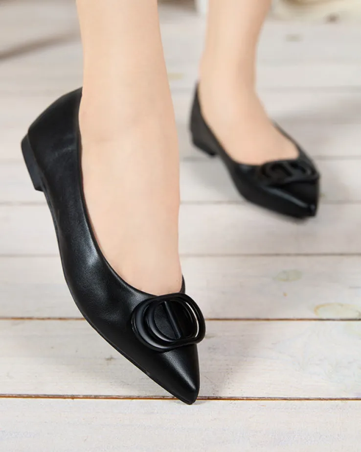 Royalfashion Czarne baleriny damskie w szpic z ozdobą na nosku Manico