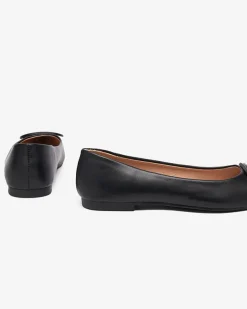 Royalfashion Czarne baleriny damskie w szpic z ozdobą na nosku Manico