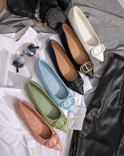 Royalfashion Czarne baleriny damskie w szpic z ozdobą na nosku Manico