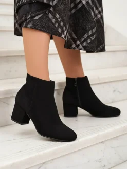 Royalfashion Czarne botki damskie na niskim słupku Referra