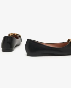 Royalfashion Czarne damskie eko-skórzane balerinki ze złotą ozdobą Gassi
