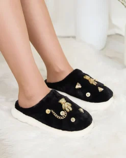 Royalfashion Czarne damskie futrzane kapcie z ozdobami Erserra