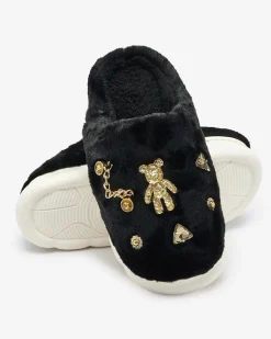 Royalfashion Czarne damskie futrzane kapcie z ozdobami Erserra
