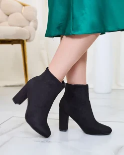 Royalfashion Czarne damskie botki na słupku Sterica