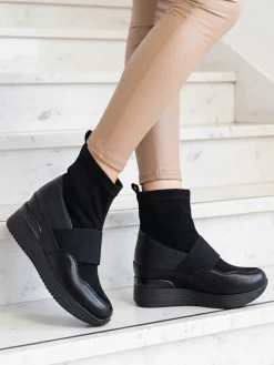 Royalfashion Czarne damskie wsuwane botki z tłoczeniem Keleda