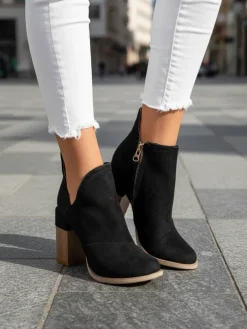 Royalfashion Czarne damskie botki na słupku z wycięciami Cintura