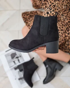 Royalfashion Czarne eko-zamszowe botki damskie na słupku Nanhelyna