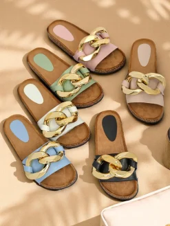 Royalfashion Czarne klapki damskie z ozdobą Sofig