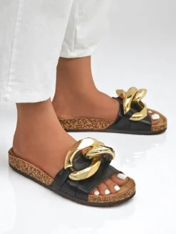 Royalfashion Czarne klapki damskie z ozdobą Sofig