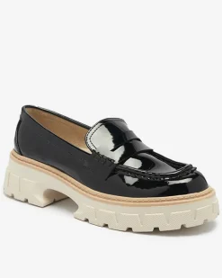 Royalfashion Czarne lakierowane mokasyny damskie Mewira