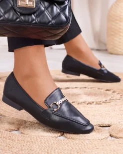 Royalfashion Czarne mokasyny damskie ze złotą ozdobą Suletta