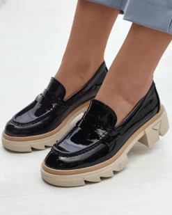 Royalfashion Czarne mokasyny damskie z eko skóry lakierowanej Sepop