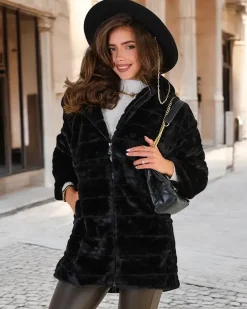 Royalfashion Czarny futrzany damski płaszcz