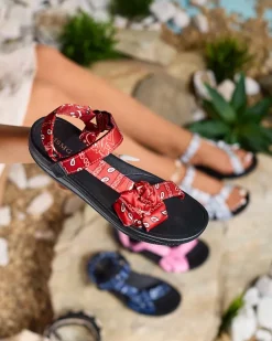 Royalfashion Czerwone sandały damskie z kokardką Oyall