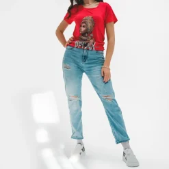 Royalfashion Czerwony damski t-shirt z kolorowym printem i cekinami