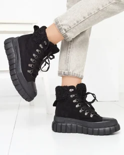 Royalfashion Damskie czarne eko-zamszowe botki z kożuszkiem Vetic