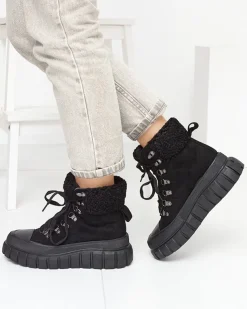 Royalfashion Damskie czarne eko-zamszowe botki z kożuszkiem Vetic