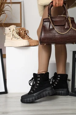 Royalfashion Damskie czarne eko-zamszowe botki z kożuszkiem Vetic