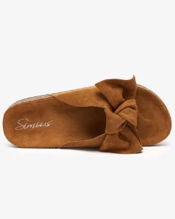 Royalfashion Damskie eko-zamszowe klapki z kokardką w kolorze camelowym Dofro