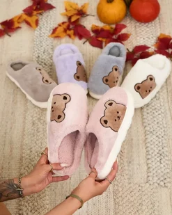 Royalfashion Damskie futrzane kapcie z misiem w kolorze różowym Fetemes