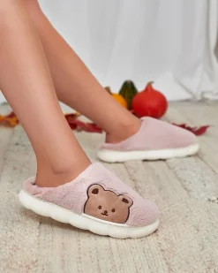 Royalfashion Damskie futrzane kapcie z misiem w kolorze różowym Fetemes