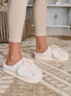 Royalfashion Damskie futrzane kapcie z kokardką Savos