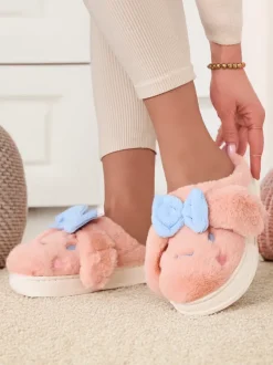 Royalfashion Damskie futrzane kapcie z kokardką Savos