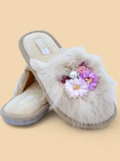 Royalfashion Damskie futrzane kapcie z kwiatami Ederra