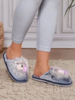 Royalfashion Damskie futrzane kapcie z kwiatami Ederra