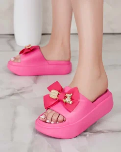 Royalfashion Damskie gumowe klapki z ozdobną kokardką Apis