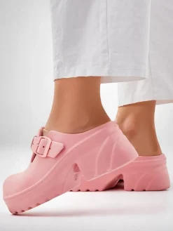 Royalfashion Damskie gumowe klapki na obcasie Voxones