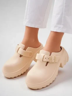 Royalfashion Damskie gumowe klapki na obcasie Voxones