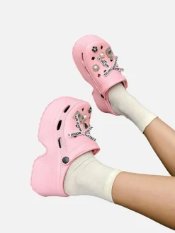 Royalfashion Damskie gumowe klapki z ozdobami Dellos