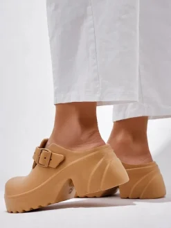 Royalfashion Damskie gumowe klapki na obcasie Voxones