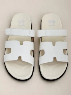 Royalfashion Damskie klapki na płaskiej podeszwie Arian