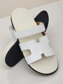 Royalfashion Damskie klapki na płaskiej podeszwie Arian