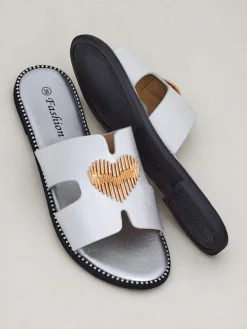 Royalfashion Damskie klapki na płaskiej podeszwie Heart Chic