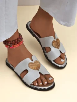 Royalfashion Damskie klapki na płaskiej podeszwie Heart Chic