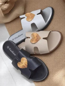 Royalfashion Damskie klapki na płaskiej podeszwie Heart Chic