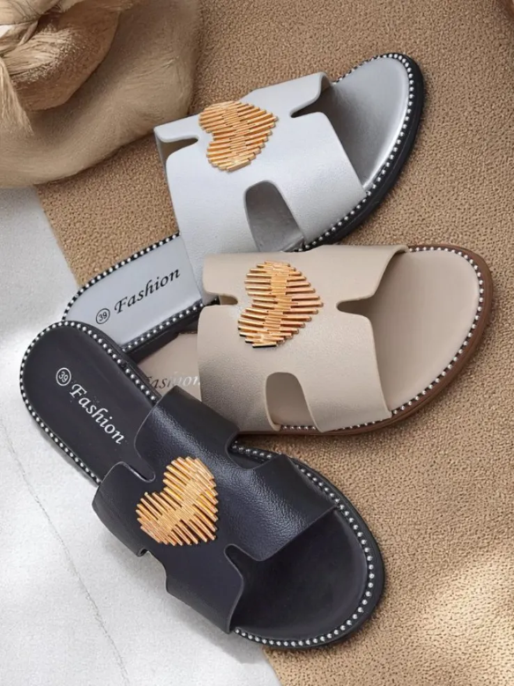 Royalfashion Damskie klapki na płaskiej podeszwie Heart Chic