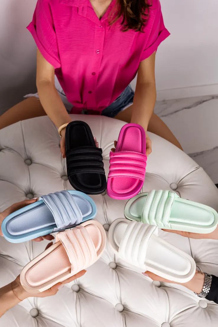 Royalfashion Damskie klapki w paski w niebieskim kolorze Lenira