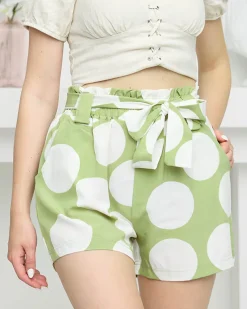 Royalfashion Damskie materiałowe zielone krótkie spodenki w duże groszki