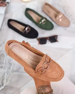 Royalfashion Damskie mokasyny w kolorze camel z łańcuszkiem Lertika